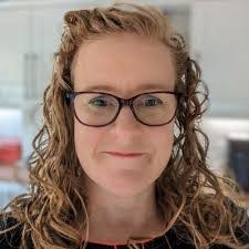 Leah Parry's Instagram, Twitter & Facebook