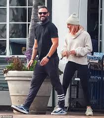 The initial amount guaranteed for everyone who signs up is a base salary of $125,000, per reel rundown. Brian Austin Green And Girlfriend Sharna Burgess Look Smitten At A Car Wash In Malibu Broread Com