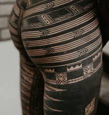 They also use the 'marquesan cross', which symbolizes the delicate balance between the different elements of nature. Everything You Need To Know About Polynesian Tattoos
