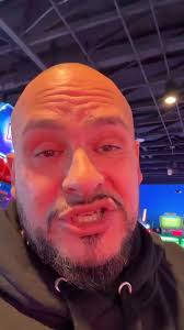 Chicago tonight Hollywood