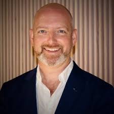 Julia Anstett (@Julia_Anstett)