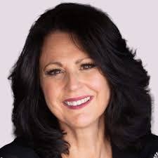 Carissa Hewitt's Instagram, Twitter & Facebook