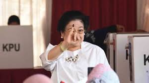 Dyah permata megawati setyawati soekarnoputri atau umumnya lebih dikenal sebagai megawati soekarnoputri atau biasa disapa dengan panggilan mbak mega (lahir di yogyakarta, 23 januari 1947; Megawati Sarankan Menteri Muda Berkualitas Pdip Spirit Bung Karno
