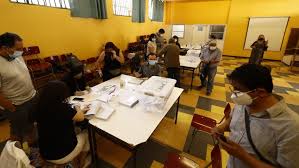 Ciudadanos elige por primarias a su candidato a la presidencia del gobierno, a los aspirantes autonómicos y a los líderes municipales donde el censo de afiliados supera los cuatrocientos. Mfrsfxago Ibpm