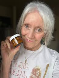 FROM OCTOBER->NOW!! Wow! Happy Hairless packs a PUNCH!💥In the greatest way  possible! A little DOES go a long way! What I love most about HH is how  RICH and THICK it is