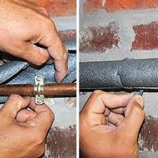 Poser Des Manchons Pour Tuyaux Pose Parquet Flottant Tuyau Tringle De Porte