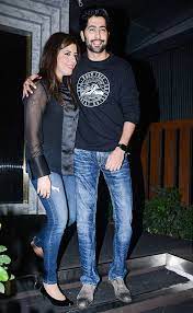 Shaving co which was produced by mira nair. Pix Elli Avram Jacqueline Iulia Party Rediff Com Movies