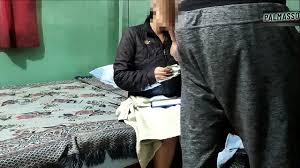 Sexo por dinero con mujer madura; finalmente, hombre joven le llena de  corrida el coño depilado. - PORNORAMA.COM