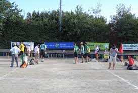 Et surprise, non seulement l'équipe est mixte, mais en plus, elle possède un atout majeur féminin puisque pauline a fini 2ème de l'aveyron l'an passé et huitième au championnat de. Rignac Championnat De France Individuel De Quilles De Huit