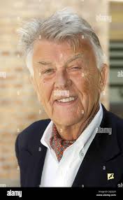 Taubes hi-res stock photography and images