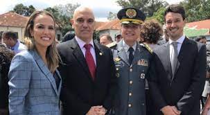 Rodrigo junqueira dos reis santoro. Ao Lado De Autoridades Nacionais Juiza Ruth Menegatti Recebe Condecoracao Da Pm