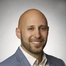 Lee Jacobs's Instagram, Twitter & Facebook