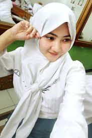Foto cewek2 cantik lucu berhijab anak sekolah. Anak Sma Gambar Cewek2 Cantik Lucu Berhijab