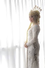Dimulai dr diri sendiri hingga menginspirasi muslimah lainnya. Sunda Siger Hijab Arum Ndalu Sanggar Rias Pengantin Bridestory