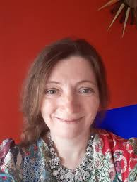 Rusty thinks that wearing jewelry qualifies him as a Boss. Lizards aren't  easily impressed, this won't be an exception.