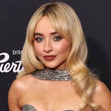 It's time we take note of Sabrina Carpenter's soft-shadow roots for the new  year 💛 Find all the tips and tricks for hair colors hairstylists foresee  taking over 2025: https://allure.visitlink.me/WRHPSI Photo via