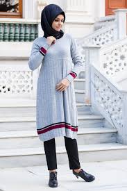 Cizgi Detayli Sedanur Tesettur Triko Tunik Modelleri Triko Tunik Moda Stilleri