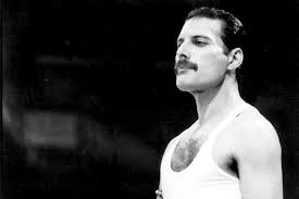 Freddie's sister, kashmira, was born in 1952. é‚Šè®€é‡'åº¸é‚Šè½queen é‡'æˆ ç«‹å ´æ–°èž