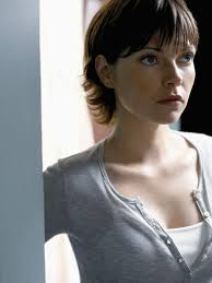 Nicole de Boer With Her Short Hair 8x10 Picture Celebrity Print
