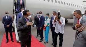 Cabdi kaamil cawaale wajigeena kala qari lyrics. Cabdi Kaamil Cabdi Kamil Heestii Bulshayahey By Maxamed Muse Mawliid Crown Camera Directed By Wavaz Mooed