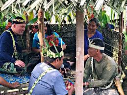 Definisi perkawinan menurut hukum adat perkawinan adalah salah satu peristiwa yang sangat penting dalam kehidupan masyarakat adat, sebab perkawinan bukan hanya menyangkut kedua perkawinan dalam hukum adat sangat dipengaruhi oleh sifat dari pada susunan kekeluargaan. Menyusuri Adat Kehidupan Orang Asli Temuan Kampung Tohor Negeri Sembilan Jejakakaula