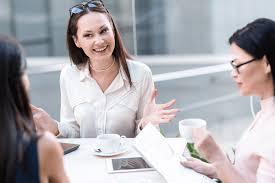 How to show confidence to a woman. Confident Body Language 13 Power Tips To Show Your Confidence