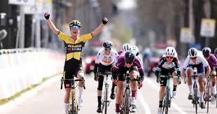 In dit jaar leerde ik ook mijn vriend kennen, hij reed toen ook wedstrijden. Marianne Vos Vult Opnieuw Een Gaatje In Haar Palmares En Wint Voor Het Eerst De Amstel Gold Race Wout Van Aert Wint Amstel Gold Race Hln Be