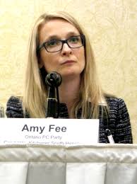 Amy Fee's Instagram, Twitter & Facebook