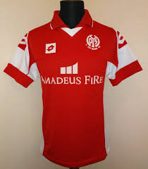The mainz 05 2020 carnival jersey (or fastnachtstrikot in german) uses the festival's colors of red, white, blue and yellow, which alternate via horizontal stripes. Fsv Mainz 05 Home Camiseta De Futbol 2003 2004 Sponsored By Amadeus