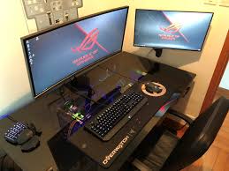 Black And White Lian Li Pc Build Custom Loop Gaming Desk By Momobp Using A Lian Li Dk 05x Excellent Build That Includes A Video Of The Video Game Rooms Computer Gaming Room Video Game Bedroom