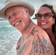 James Hetfield with his girlfriend 📸