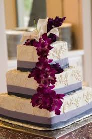 Square Three Tier Wedding Cake With Cascading Flowers Mom Cake Tiered Wedding Cake Wedding Cakes