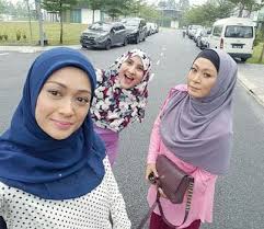 Nantikan drama terbaharu di slot dahlia berjudul jojie gigil arahan zul huzaimy. 50 A Ideas Drama Akasia Astro First