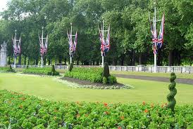 Between the 9 july and 19 september, ticket holders will be able to enter the gardens. Visiting Buckingham Palace 10 Top Rated Things To See Do Planetware