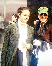 مسعود كرتس البوم عظيم الشأن. Ø´Ø§Ù‡Ø¯ ÙƒÙŠÙ ØªØºÙŠØ± Ø´ÙƒÙ„ Ù†ÙˆØ± Ø¹Ù…Ø±Ùˆ Ø¯ÙŠØ§Ø¨ Ø¹Ù„Ù‰ Ù…Ø± Ø§Ù„Ø³Ù†ÙˆØ§Øª Ù…Ø¨ØªØ¯Ø§