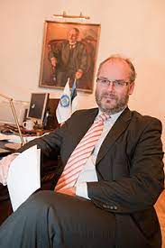 Alar karis (born on 26 march 1958) is an estonian biologist and civil servant. Alar Karis Vikipeedia