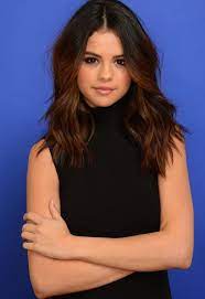 Selena Gomez Hairstyles 20 Best Hair Ideas For Thick Hair Selena Gomez Hair Hair Styles Thick Hair Styles