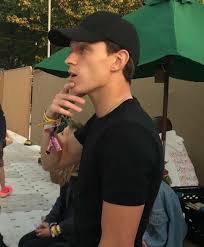 Pin By Mariah On Spidey Tom Holland Tom Holland Spiderman Tom Holland Zendaya