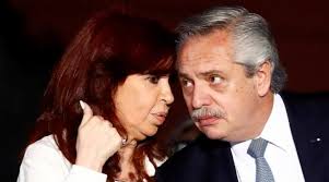 Mojada de oreja de Alberto a Cristina por cajonear el pliego de Rafecas