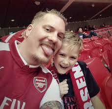 Simon Dickerson (@86Dicko)