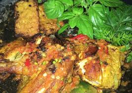 Pasti semua suka.apalagi dg sambal mangga,tiap daerah memiliki ciri masing2,spt didaerah jawa aku pernah makan sambal petis pencit&amp; Resep Mudah Ayam Ungkep Sambel Dadakan Enak Sederhana