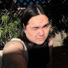 232: The boys are leaning cat eye