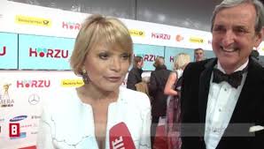 Mai 1941 in wien, ostmark) ist eine deutsche schauspielerin und filmproduzentin aus österreich. Senta Berger Das War Mein Mann Mein Halt Mein Geliebter Mein Alles Bunte De