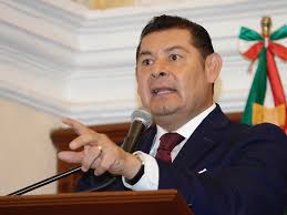 Seguridad y más rutas de metrobús, las propuestas de Alejandro Armenta en  la BUAP