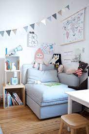 Lese Und Kuschelecke Im Kinderzimmer Mit Vallentuna Sofa Von Ikea Babyzimmer Junge Wandgestaltung Babyzimmer Ju Vallentuna Children Room Boy Kids Room Design