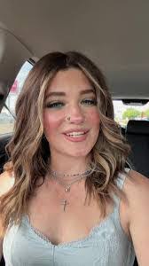 Ana Shoemaker's Instagram, Twitter & Facebook