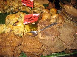 Bumbunya adalah campuran santan dan bumbu. Gepuk Wikipedia