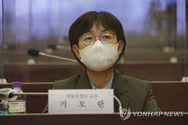 코로나19 대유행 우려도 계속해서 나오고 있는데, 기모란 국립암센터대학원 교수와 얘기 나눠보겠습니다.【 질문1 】 기 교수님은 생활방역위원회 소속 위원이자 대한예방의학회 코로나19. é‡Ž ê¸°ëª¨ëž€ ë°©ì—­ê¸°íšê´€ ìž„ëª…ì² íšŒ ì´‰êµ¬ ë°±ì‹  ì•ˆê¸‰í•˜ë‹¤ë˜ ë¶„ ì—°í•©ë‰´ìŠ¤