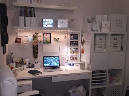 I Think The Furnitures Are From Ikea Nice Room Furnitures Ikea Nice Room Schreibtisch Zimmer Einrichten Zimmer Tumblr Zimmer Gestalten