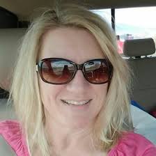 Julie Wight (julie1561)